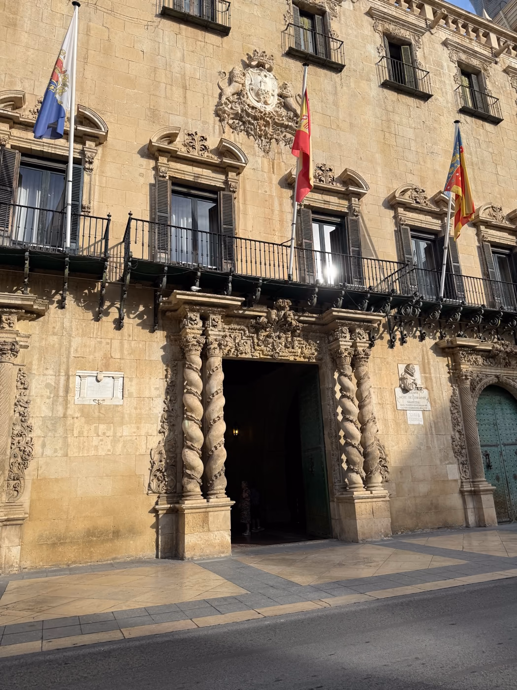 Ayuntamiento de Alicante, sede de la inauguración de CEM Club Alicante